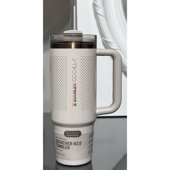 Stanley X CALIA Quencher H2.0 FlowState 30oz Tumbler, OAT MILK - Picture 2 of 5